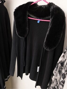 NWOT Draper James large Black Faux Fur Collar Ribbed Knit Cardigan